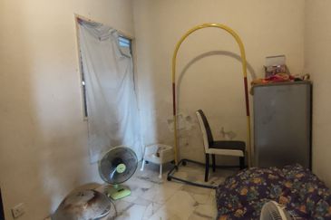 Lily Apartment, Taman Saujana Utama