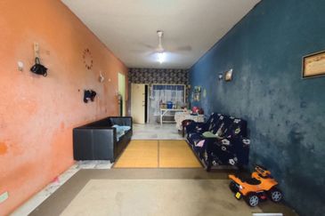 Lily Apartment, Taman Saujana Utama