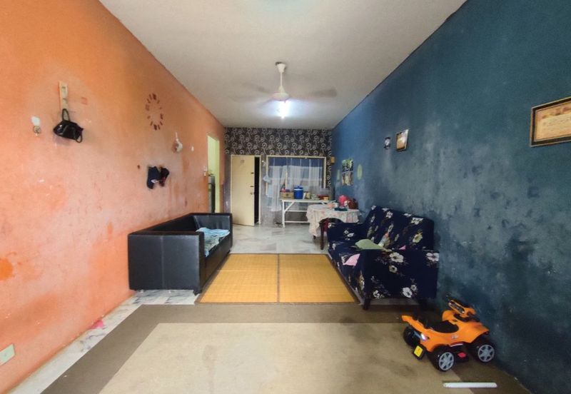 Lily Apartment, Taman Saujana Utama