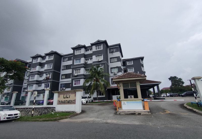 Lily Apartment, Taman Saujana Utama