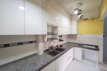 Astana Alam Apartment