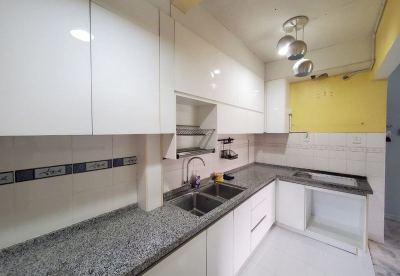 Astana Alam Apartment