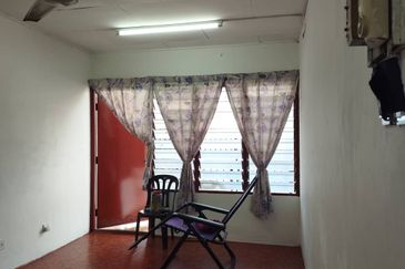 Flat PKNS Seksyen 18, Shah Alam