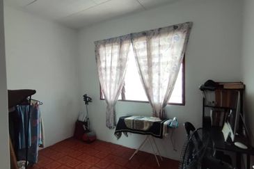 Flat PKNS Seksyen 18, Shah Alam