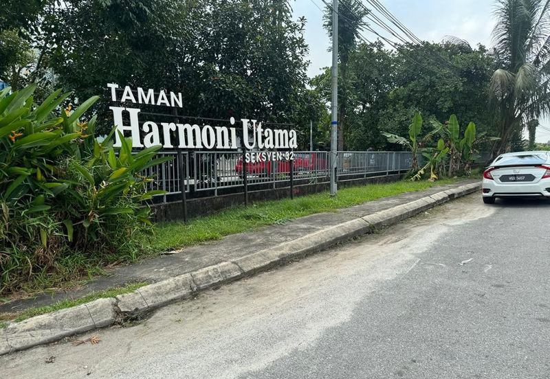 1.5 Storey House Taman Harmoni Utama Seksyen 32 