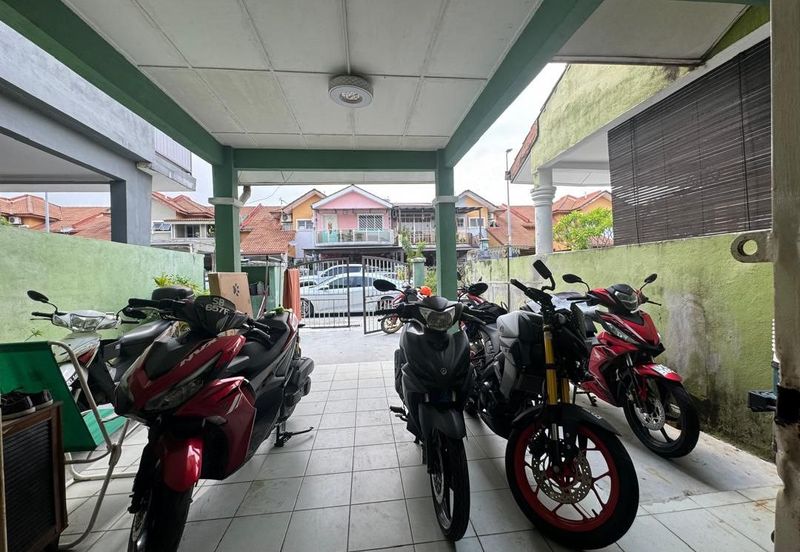 1.5 Storey House Taman Harmoni Utama Seksyen 32 