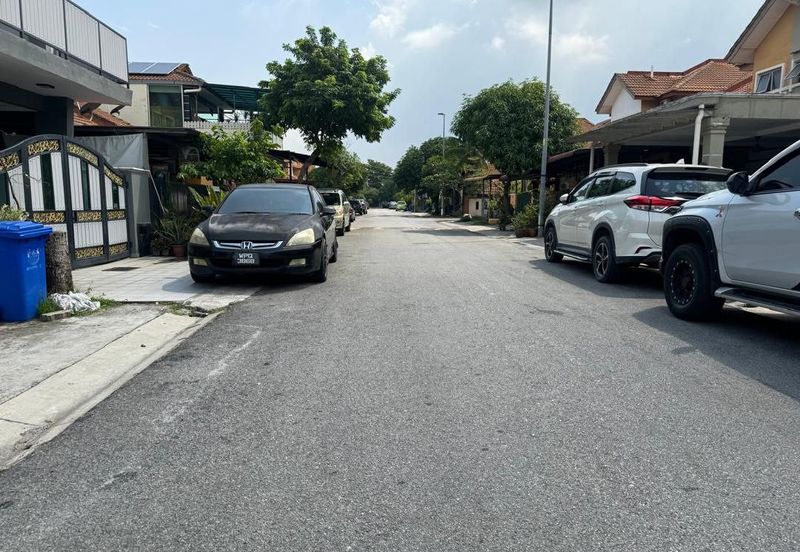 1.5 Storey House Taman Harmoni Utama Seksyen 32 