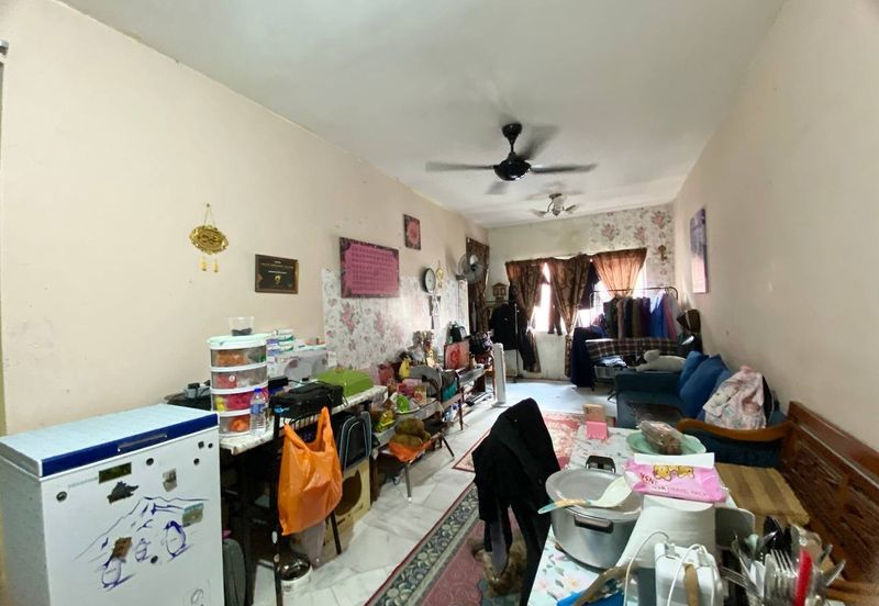 Iris Apartment, Saujana Utama, Sungai Buloh 