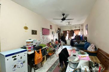 Iris Apartment, Saujana Utama, Sungai Buloh 