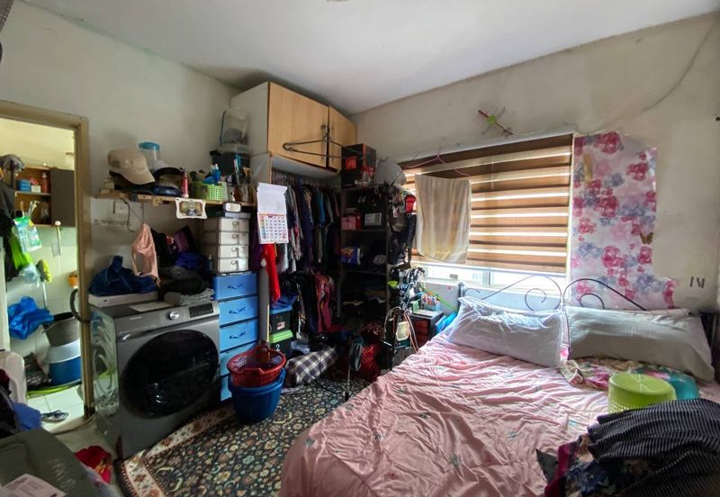 Iris Apartment, Saujana Utama, Sungai Buloh 