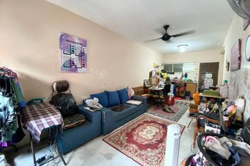 Iris Apartment, Saujana Utama, Sungai Buloh 
