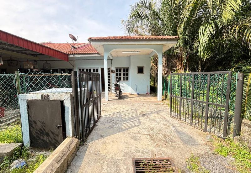 Single Storey House Taman Nuri, Kg Olak Lempit