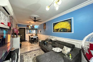 Dahlia Apartment ( Saujana Utama 2 )