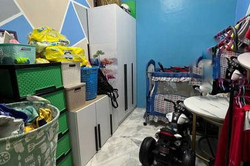 Dahlia Apartment ( Saujana Utama 2 )