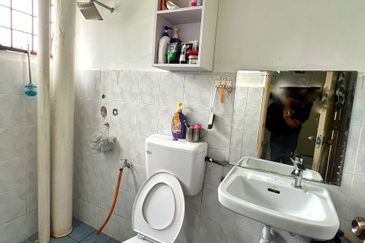 Dahlia Apartment ( Saujana Utama 2 )