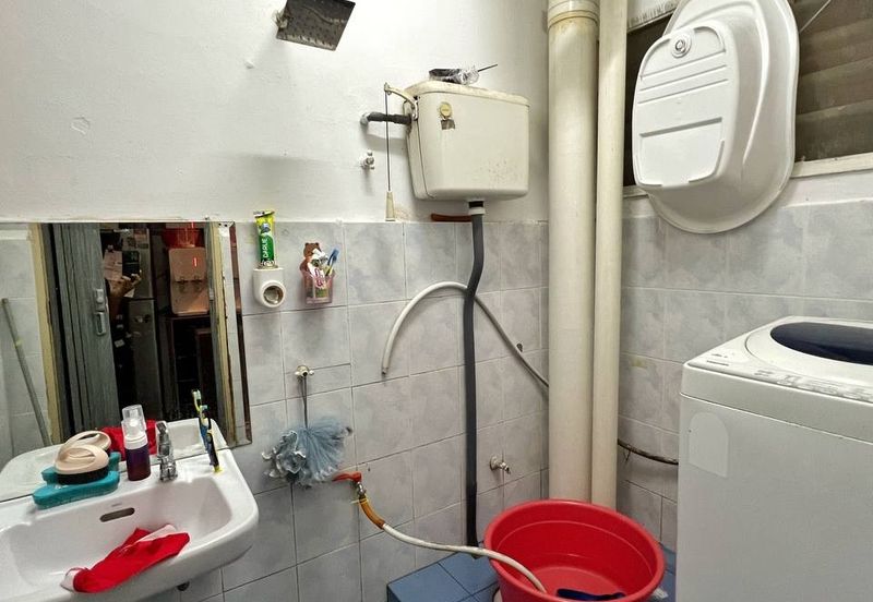 Dahlia Apartment ( Saujana Utama 2 )