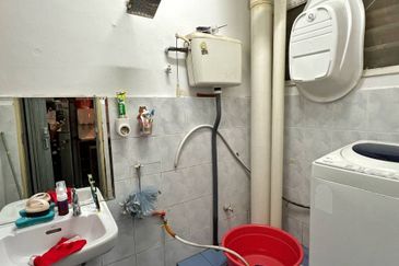 Dahlia Apartment ( Saujana Utama 2 )