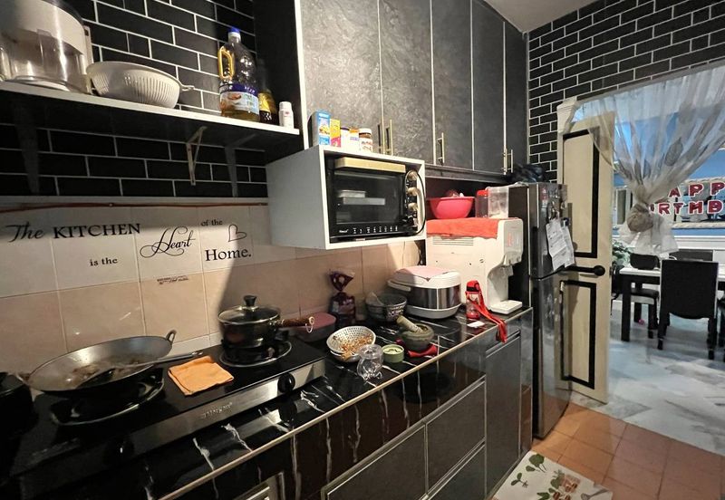 Dahlia Apartment ( Saujana Utama 2 )