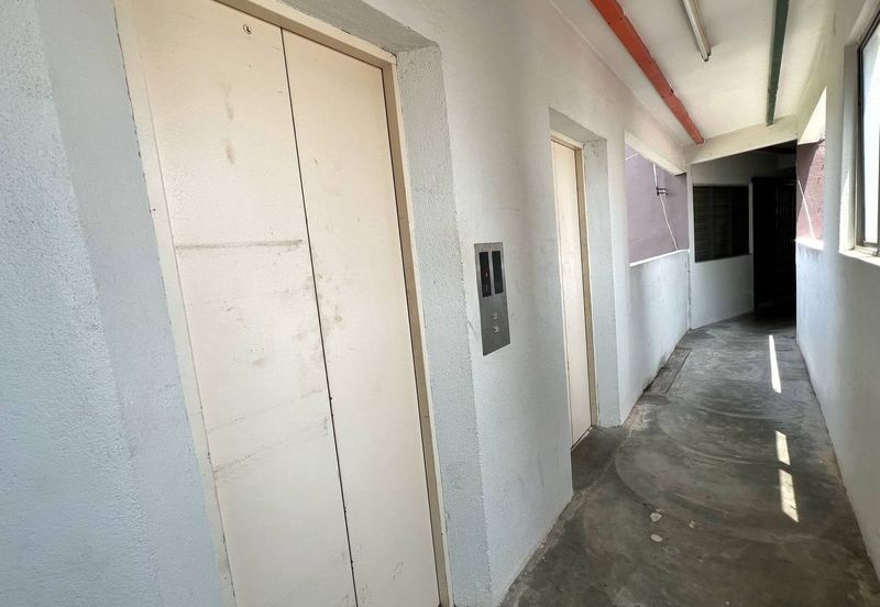 Dahlia Apartment ( Saujana Utama 2 )