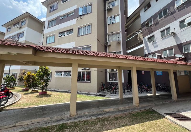 Dahlia Apartment ( Saujana Utama 2 )