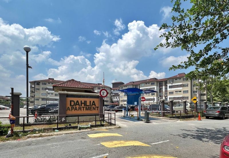 Dahlia Apartment ( Saujana Utama 2 )