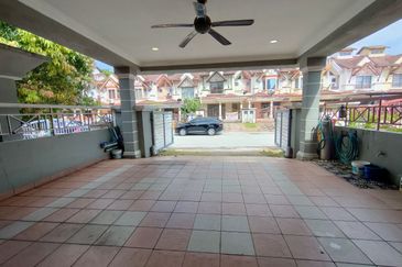 Jalan Spektrum U16 @ Taman Bukit Subang