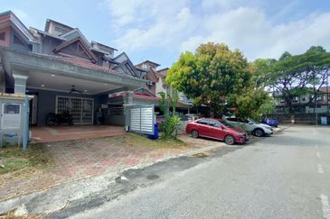 Jalan Spektrum U16 @ Taman Bukit Subang