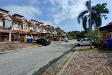 Jalan Spektrum U16 @ Taman Bukit Subang