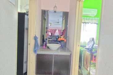 Jalan Spektrum U16 @ Taman Bukit Subang