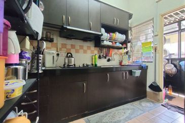 Jalan Spektrum U16 @ Taman Bukit Subang