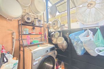 Jalan Spektrum U16 @ Taman Bukit Subang