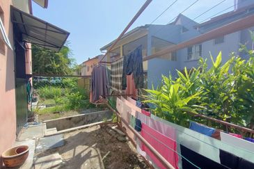 Jalan Spektrum U16 @ Taman Bukit Subang