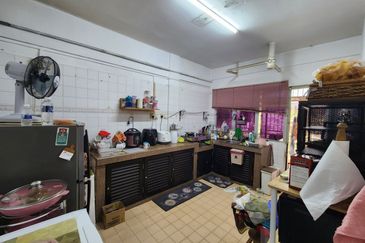 Townhouse Ground Floor Sri Permata Condo Seksyen 9 Shah Alam