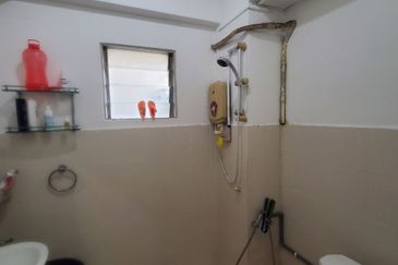 Pangsapuri Bukit Awansari (OG Court)