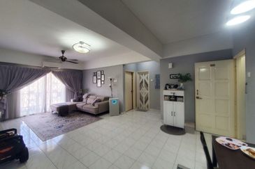 Pangsapuri Bukit Awansari (OG Court)