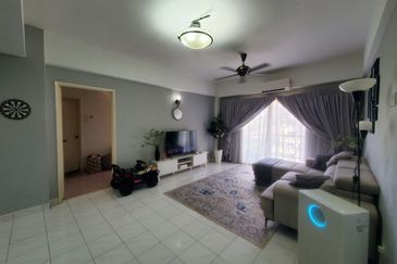 Pangsapuri Bukit Awansari (OG Court)