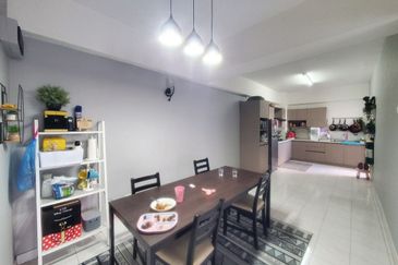 Pangsapuri Bukit Awansari (OG Court)