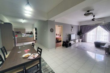 Pangsapuri Bukit Awansari (OG Court)