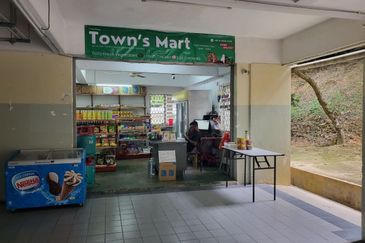 Pangsapuri Bukit Awansari (OG Court)