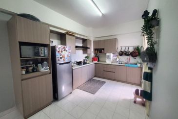 Pangsapuri Bukit Awansari (OG Court)