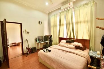 2 Storey Bungalow @ SS19 Subang Jaya 