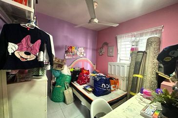 Residensi Laguna Biru 2