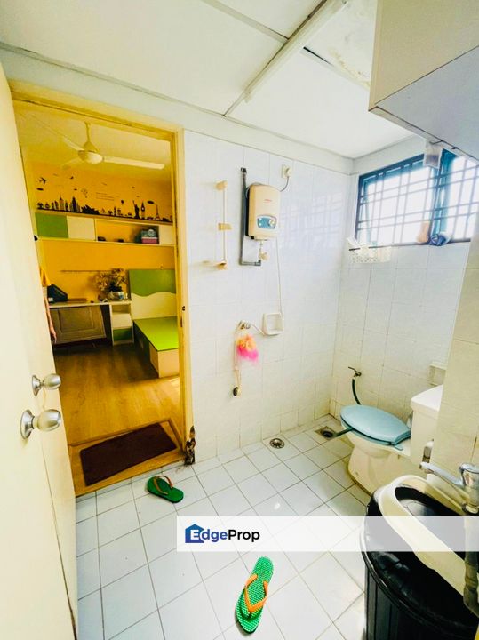 RENOVATED CONDOMINIUM IN KLANG BUKIT RAJA BANDAR BARU, Selangor, Klang