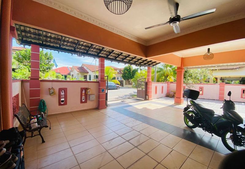 END LOT TAMAN TANJUNG MINYAK JAYA WITH EXTRA LAND