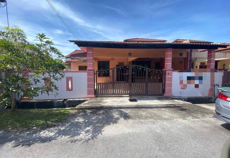 END LOT TAMAN TANJUNG MINYAK JAYA WITH EXTRA LAND