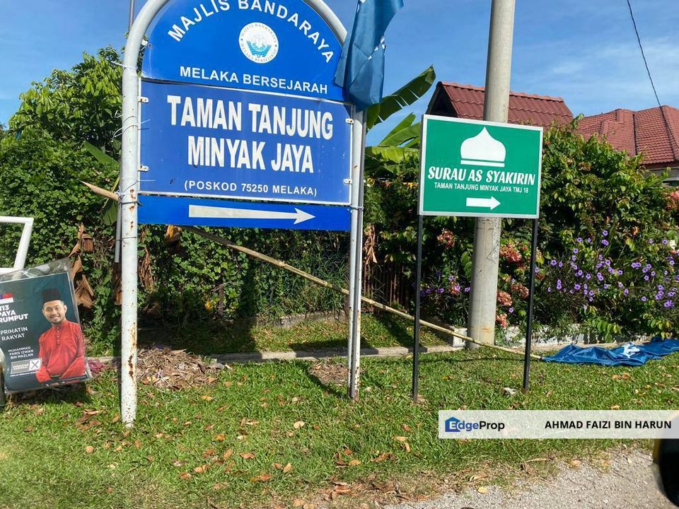 END LOT TAMAN TANJUNG MINYAK JAYA WITH EXTRA LAND, Melaka, Bukit Rambai