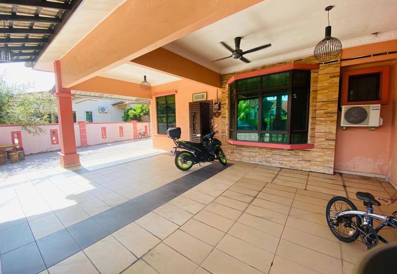 END LOT TAMAN TANJUNG MINYAK JAYA WITH EXTRA LAND