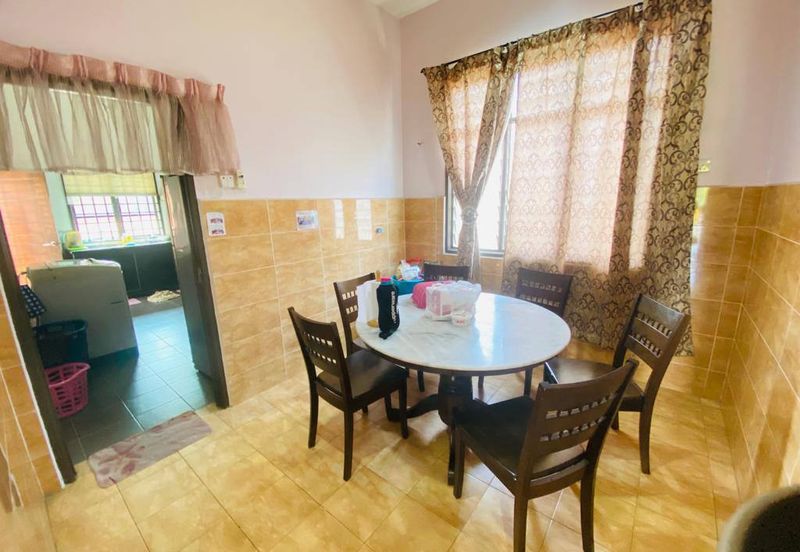 END LOT TAMAN TANJUNG MINYAK JAYA WITH EXTRA LAND