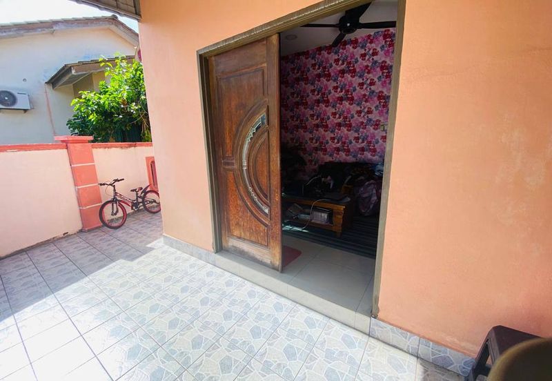 END LOT TAMAN TANJUNG MINYAK JAYA WITH EXTRA LAND