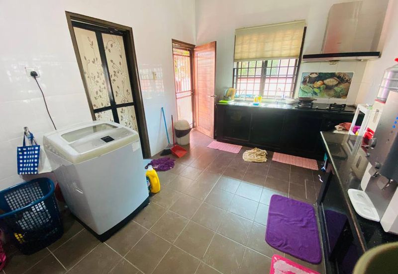 END LOT TAMAN TANJUNG MINYAK JAYA WITH EXTRA LAND